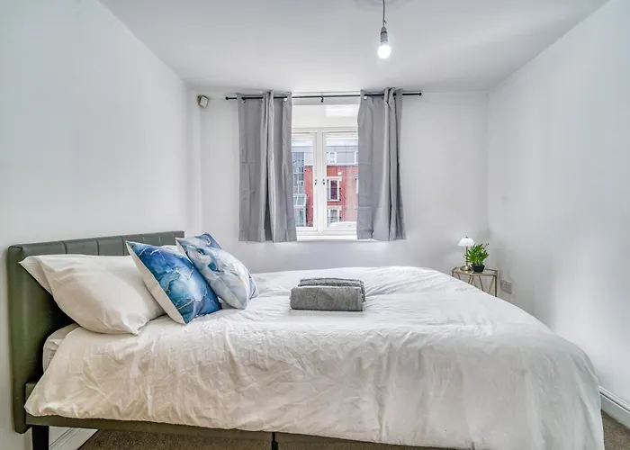 2br Flat - Free Parking - Old Trafford - Weekly Rates 아파트 *