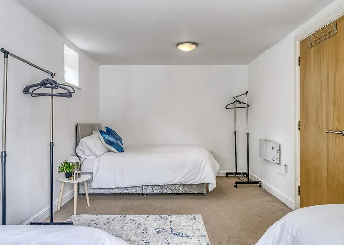 2br Flat - Free Parking - Old Trafford - Weekly Rates *