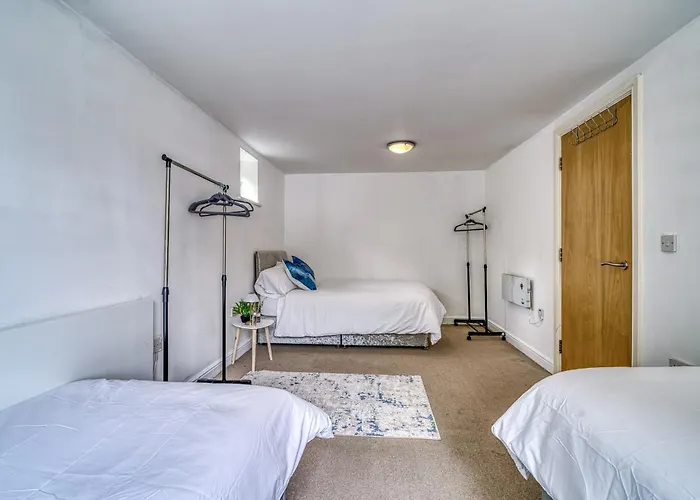 2br Flat - Free Parking - Old Trafford - Weekly Rates * Manchester