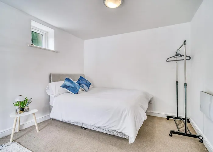 2br Flat - Free Parking - Old Trafford - Weekly Rates 아파트 *
