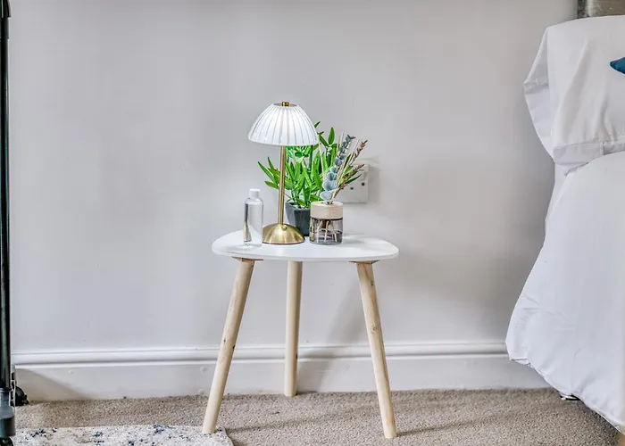 2br Flat - Free Parking - Old Trafford - Weekly Rates *