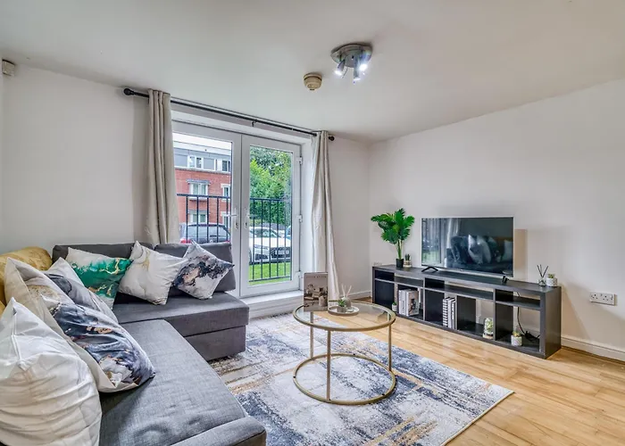 Apartment 2br Flat - Free Parking - Old Trafford - Weekly Rates Manchester