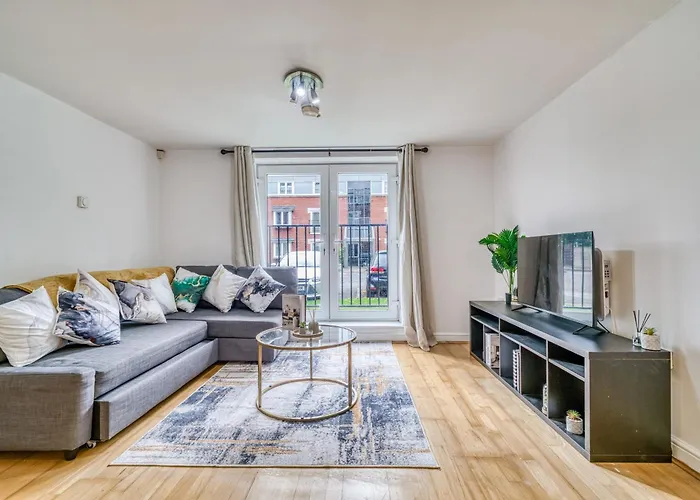 2br Flat - Free Parking - Old Trafford - Weekly Rates