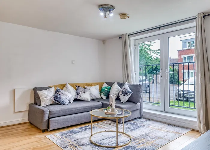 Modern 2br With Free Parking Sleeps 8 Walk To Old Trafford * 맨체스터