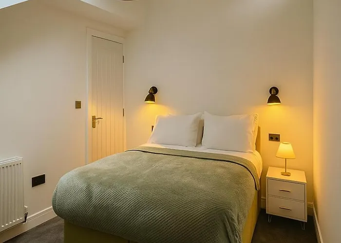 Kehoe's Penthouse Near Etihad Stadium & Coop Live Arena Sleeps 4 *