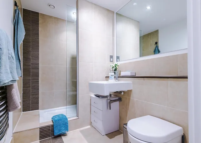 Elegant 2br Flat Near Northern Quarter 아파트 *