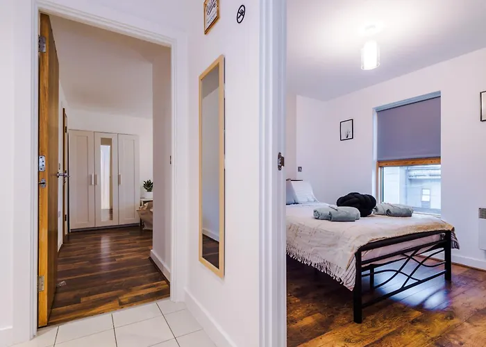 Elegant 2br Flat Near Northern Quarter *