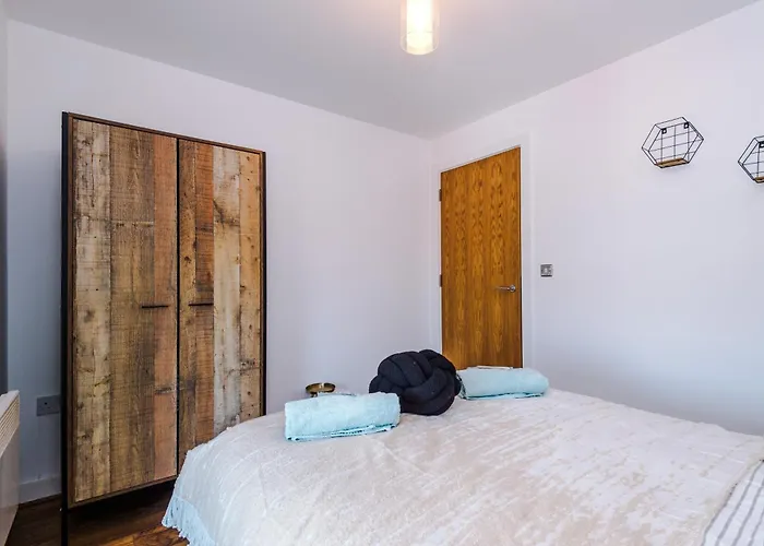 Elegant 2br Flat Near Northern Quarter 아파트