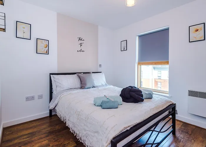 Elegant 2br Flat Near Northern Quarter 아파트 *