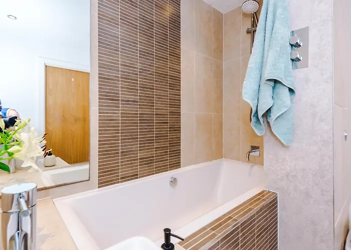 아파트 Elegant 2br Flat Near Northern Quarter *