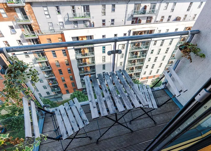 Elegant 2br Flat Near Northern Quarter