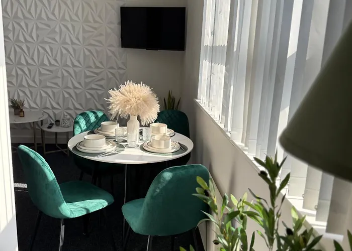 Luxury And Cosy Near Old Trafford M16 ,free Private Parking,fast Wi-fi,self Check-in Anytime Perfect For Late Arrivals, 5 Minutes To Old Trafford Stadium Appartement