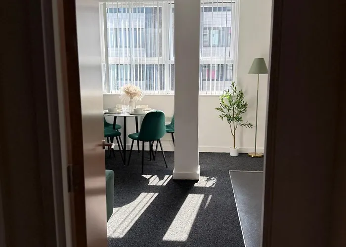 Luxury And Cosy Near Old Trafford M16 ,free Private Parking,fast Wi-fi,self Check-in Anytime Perfect For Late Arrivals, 5 Minutes To Old Trafford Stadium Апартаменты Манчестер