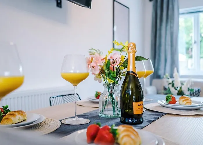 New! 2br With Parking, Near * Manchester