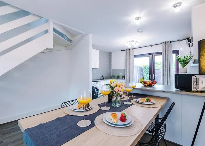 New! 2br With Parking, Near