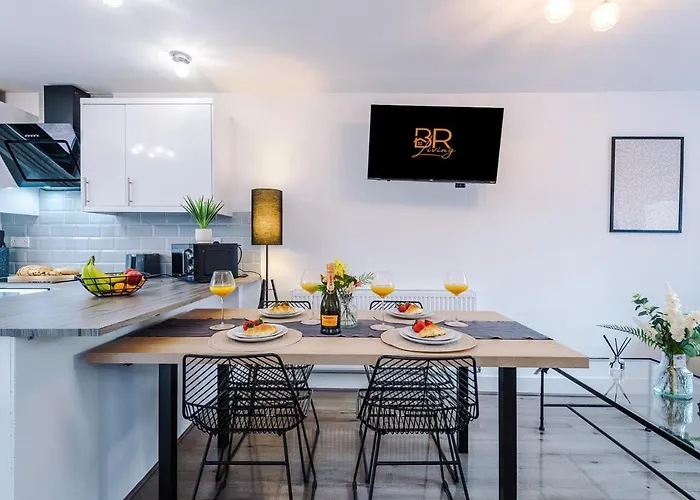 New! 2br With Parking, Near * 맨체스터