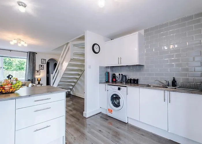 New! 2br With Parking, Near