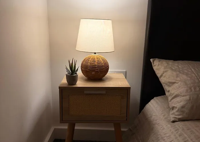 Luxury And Cosy Near Old Trafford M16 ,free Private Parking,fast Wi-fi,self Check-in Anytime Perfect For Late Arrivals, 5 Minutes To Old Trafford Stadium 아파트