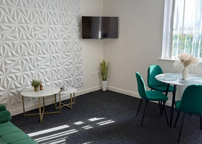 Luxury And Cosy Near Old Trafford M16 ,free Private Parking,fast Wi-fi,self Check-in Anytime Perfect For Late Arrivals, 5 Minutes To Old Trafford Stadium Appartement