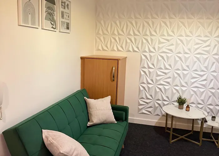 아파트 Luxury And Cosy Near Old Trafford M16 ,free Private Parking,fast Wi-fi,self Check-in Anytime Perfect For Late Arrivals, 5 Minutes To Old Trafford Stadium *