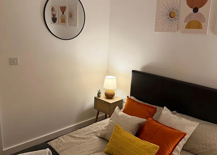 Luxury And Cosy Near Old Trafford M16 ,free Private Parking,fast Wi-fi,self Check-in Anytime Perfect For Late Arrivals, 5 Minutes To Old Trafford Stadium 아파트 맨체스터