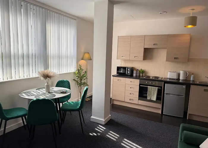 Luxury And Cosy Near Old Trafford M16 ,free Private Parking,fast Wi-fi,self Check-in Anytime Perfect For Late Arrivals, 5 Minutes To Old Trafford Stadium Апартаменты Манчестер