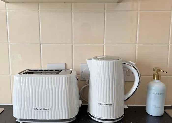 Luxury And Cosy Near Old Trafford M16 ,free Private Parking,fast Wi-fi,self Check-in Anytime Perfect For Late Arrivals, 5 Minutes To Old Trafford Stadium 맨체스터