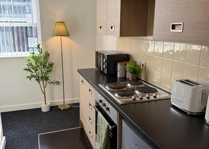 Luxury And Cosy Near Old Trafford M16 ,free Private Parking,fast Wi-fi,self Check-in Anytime Perfect For Late Arrivals, 5 Minutes To Old Trafford Stadium *