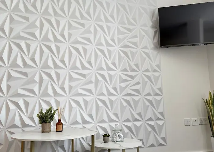 Luxury And Cosy Near Old Trafford M16 ,free Private Parking,fast Wi-fi,self Check-in Anytime Perfect For Late Arrivals, 5 Minutes To Old Trafford Stadium * Manchester