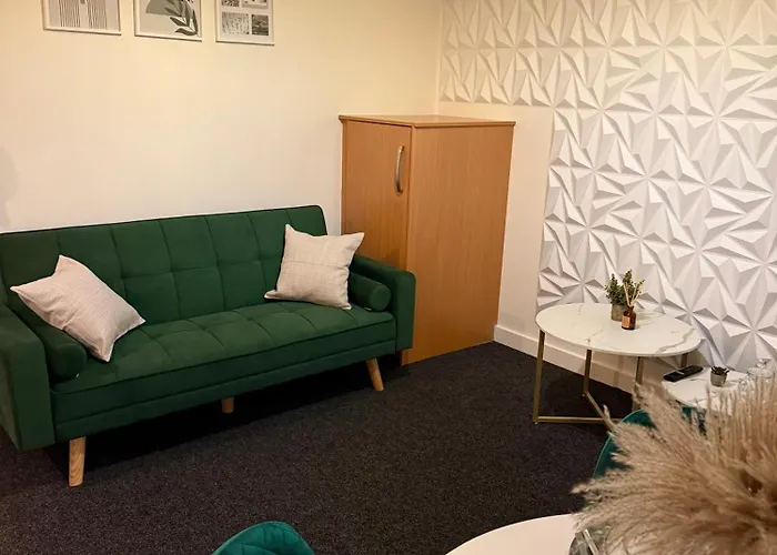Luxury And Cosy Near Old Trafford M16 ,free Private Parking,fast Wi-fi,self Check-in Anytime Perfect For Late Arrivals, 5 Minutes To Old Trafford Stadium Appartement