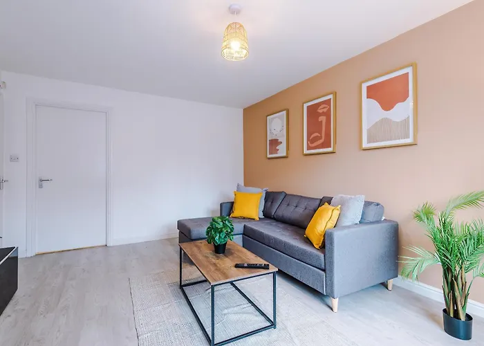 Nyaraló Modern 3 Bedroom - Driveway Parking For 2 Vehicles, Close To Centre