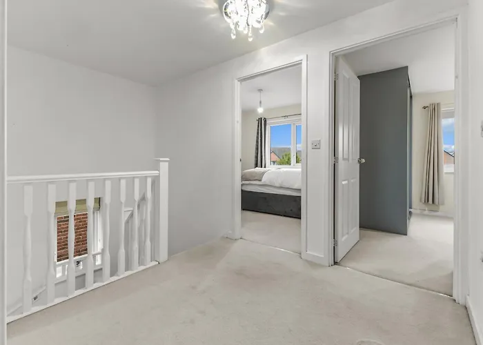 Сasa de vacaciones Modern 4 Bedroom Detached House 66cl