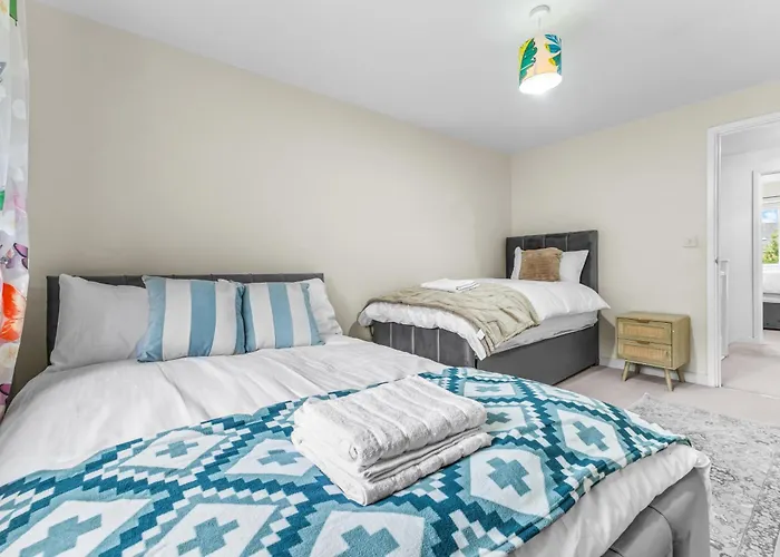 Сasa de vacaciones Modern 4 Bedroom Detached House 66cl *