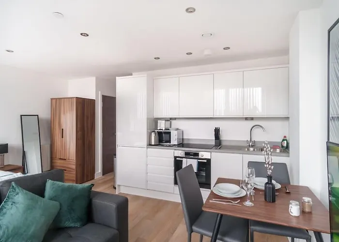 Zeni, Alexandra Rise Cosy * Mánchester