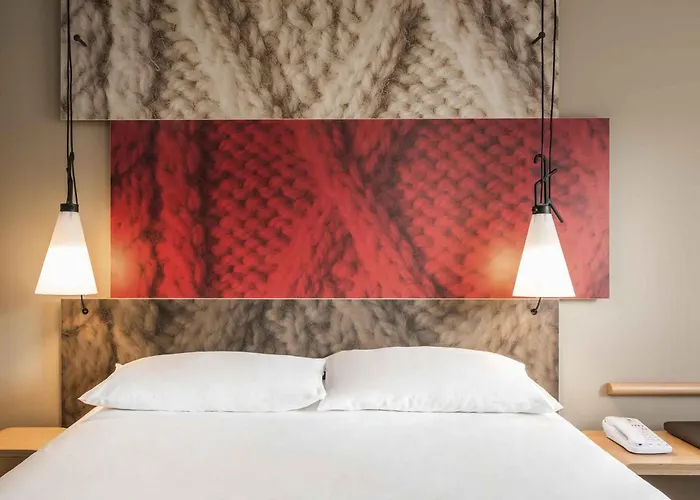 Ibis Centre Princess Street 3*