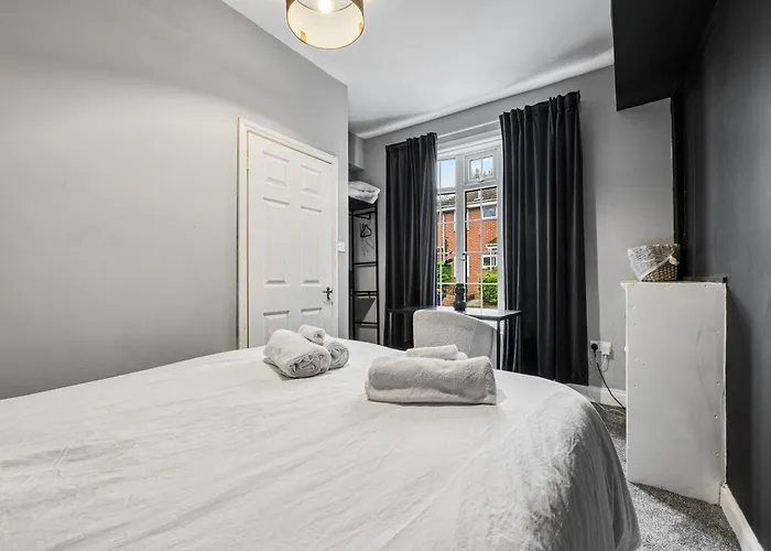 Dom wakacyjny 3 Bedroom Close To Mcr Centre Manchester