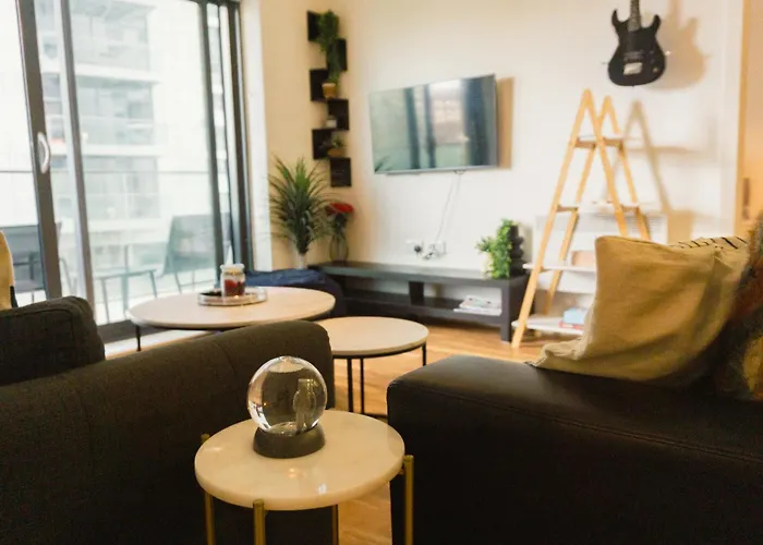 Waterside Retreat 아파트