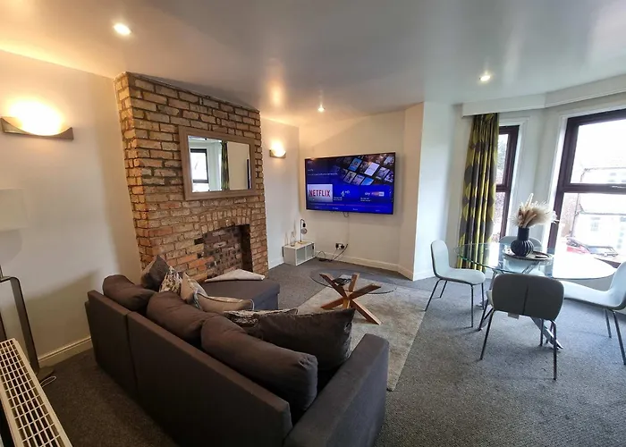 Stunning Didsbury By Superhost