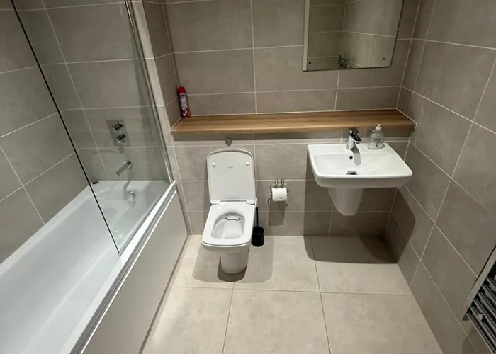 The Urban Escape In Media - A Private And Bathroom In A Shared * Manchester