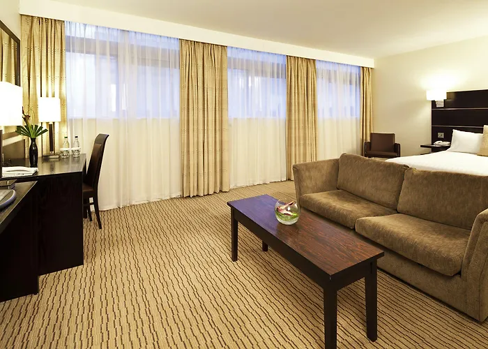 Mercure Piccadilly Hotel 4*