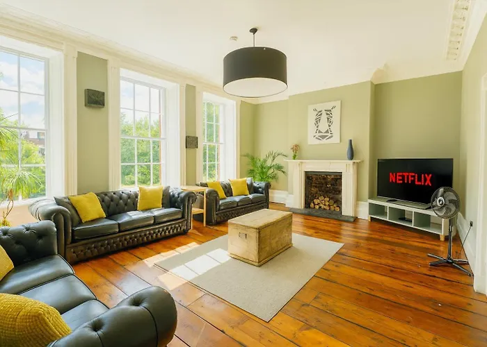 Manchesters Ultimate House - Hot Tub - Sleeps 22! Dom wakacyjny *