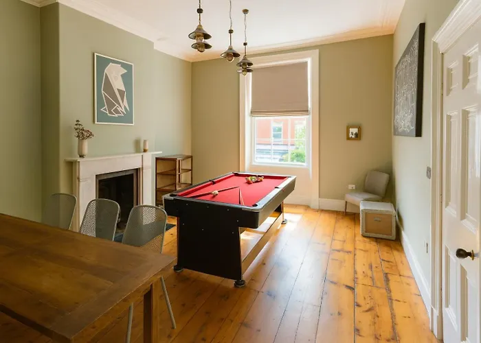 Manchesters Ultimate House - Hot Tub - Sleeps 22! Dom wakacyjny *