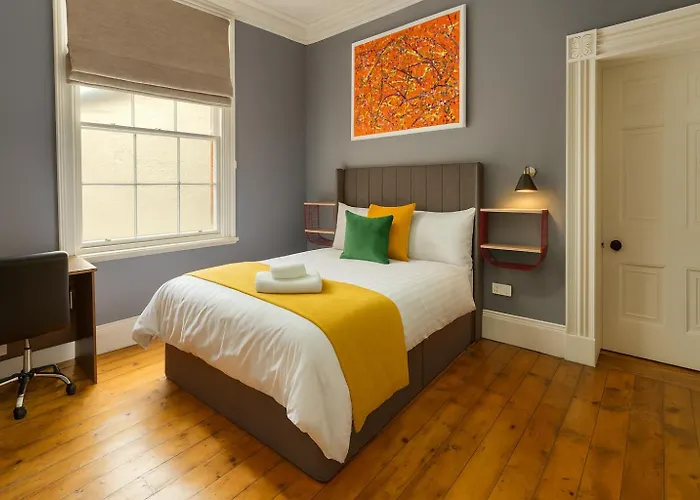 Manchesters Ultimate House - Hot Tub - Sleeps 22! *