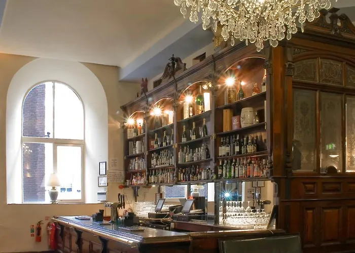 Britannia Centre Отель 3*