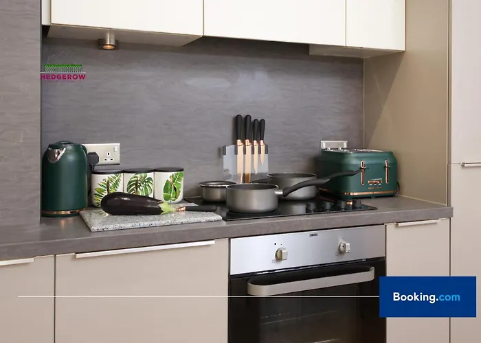 Premium Deals On Modern 2 -bed 2-bath For Movers & Pros By Hedgerow L Embrace Comfort And Ease With Our Inviting 2 Bedroom L Attractions Like Science And Industry Museum, Museum & Art Gallery 맨체스터