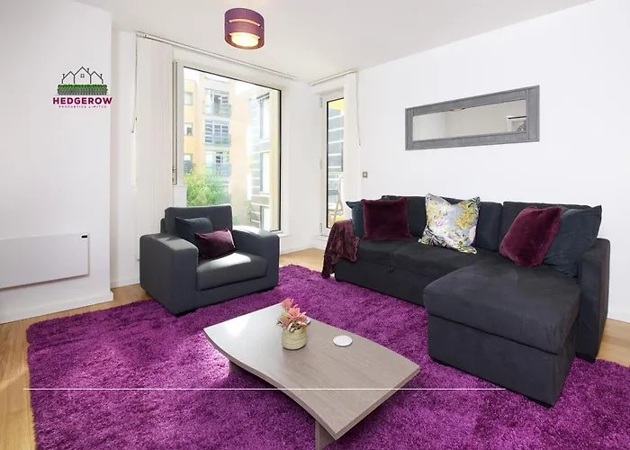 아파트 Premium Deals On Modern 2 -bed 2-bath For Movers & Pros By Hedgerow L Embrace Comfort And Ease With Our Inviting 2 Bedroom L Attractions Like Science And Industry Museum, Museum & Art Gallery