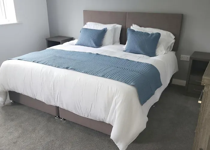 Сasa de vacaciones 4 Bedroom - Sleeps 7 Pet Friendly & Parking Mánchester