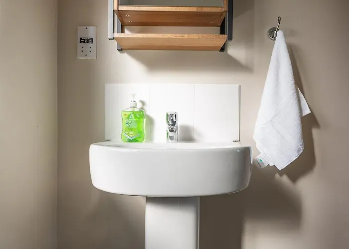 Cheerful 4-bedroom House With Multiple Car Parking Casa vacanze *