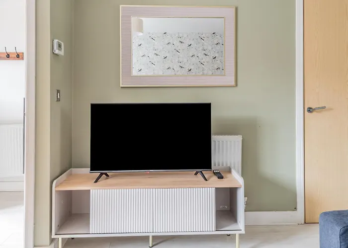 Modern House 2 Bedroom 5 Beds *