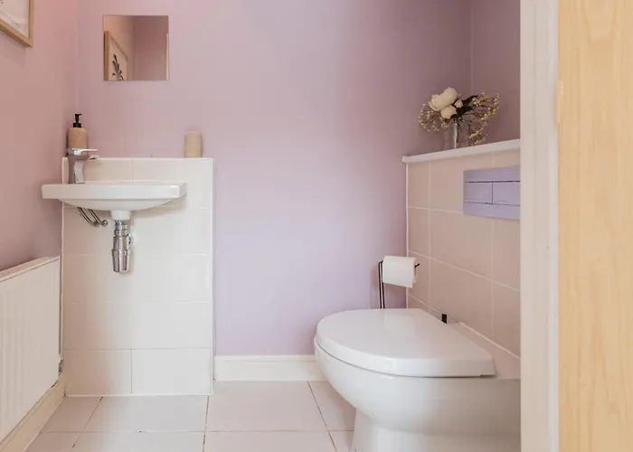 Modern House 2 Bedroom 5 Beds * Manchester